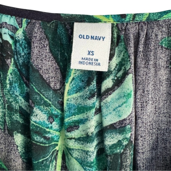 New Old Navy Tropical Leaf Print Long Sleeve Blouse Black Green Resort Top XS - Picture 4 of 5